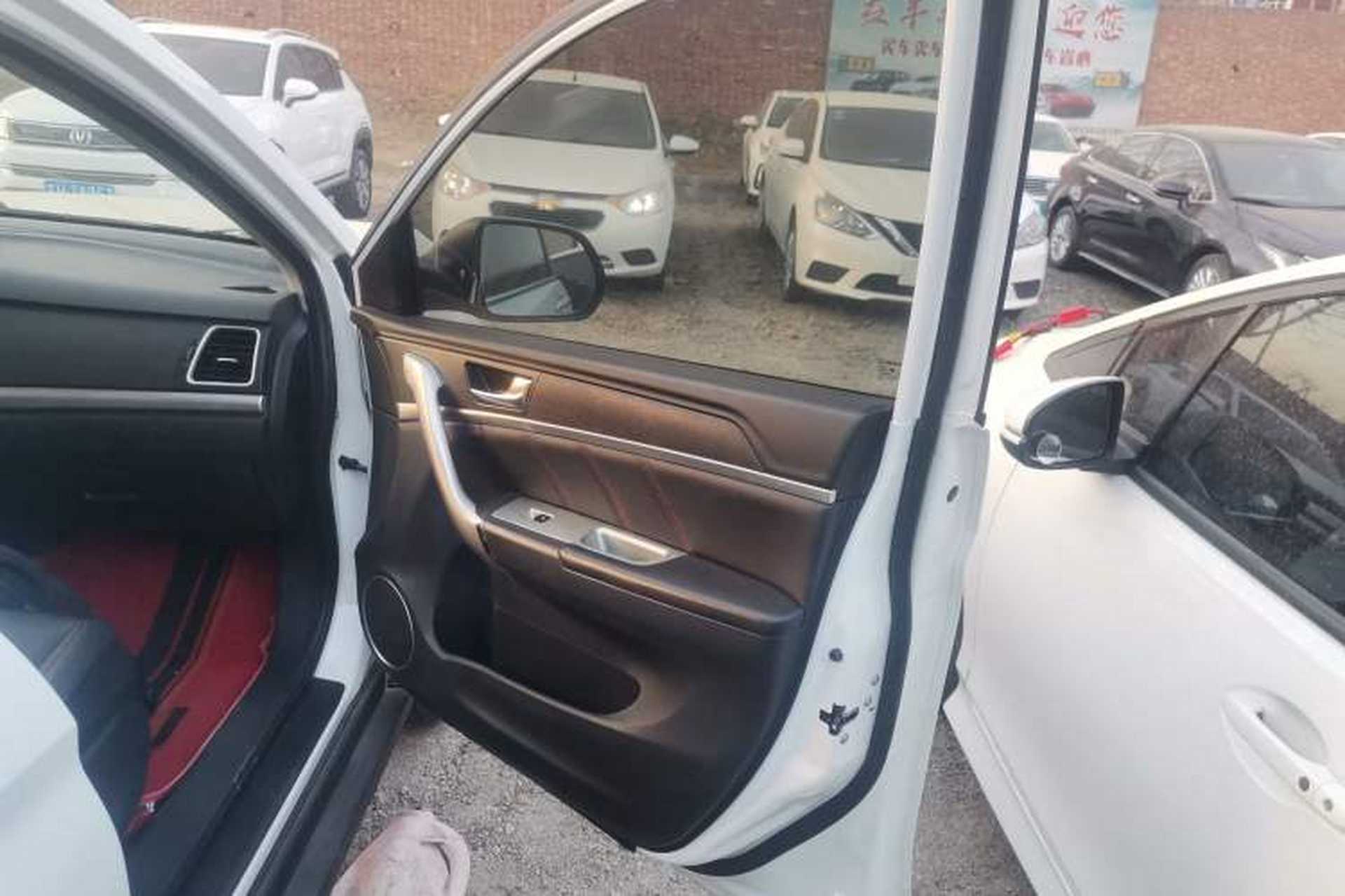 Used Haval M6 2019 1.5T DCT Two-Wheel Drive Elite Version China VI Standard Interior 2