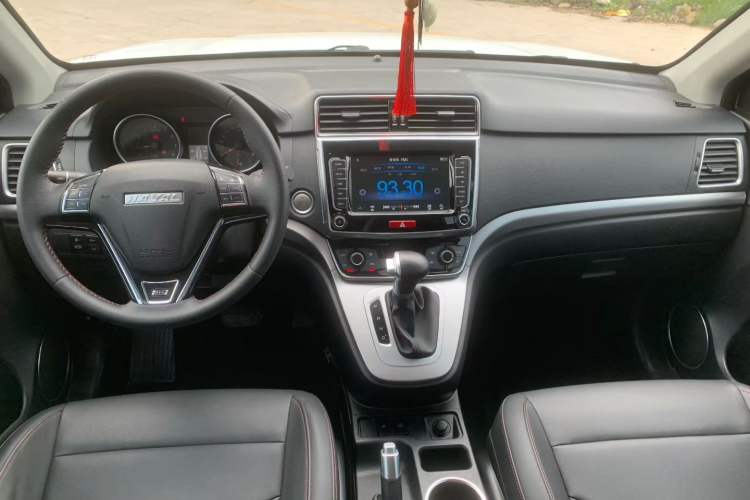 Used Haval M6 2019 1.5T DCT Two-Wheel Drive Elite Version China VI Standard Interior 2