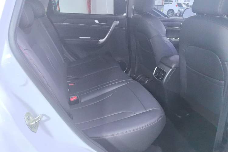 Used Haval M6 2019 1.5T DCT Two-Wheel Drive Elite Version China VI Standard Interior 2