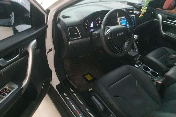 Used Haval M6 2019 1.5T DCT Two-Wheel Drive Value Edition China VI Standard Interior 3