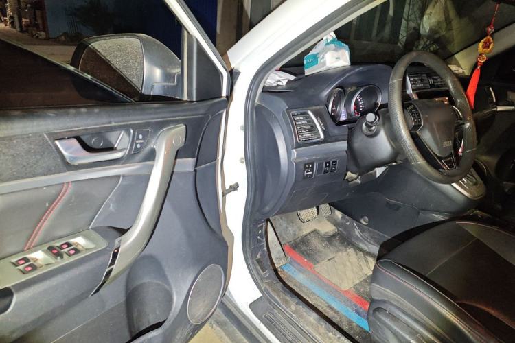 Used Haval M6 2019 1.5T DCT Two-Wheel Drive Value Edition China VI Standard Interior 3