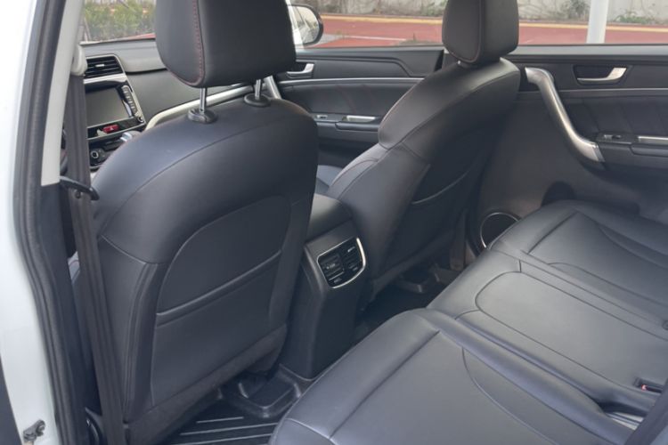 Used Haval M6 2019 1.5T DCT Two-Wheel Drive Elite Version China VI Standard Interior 3