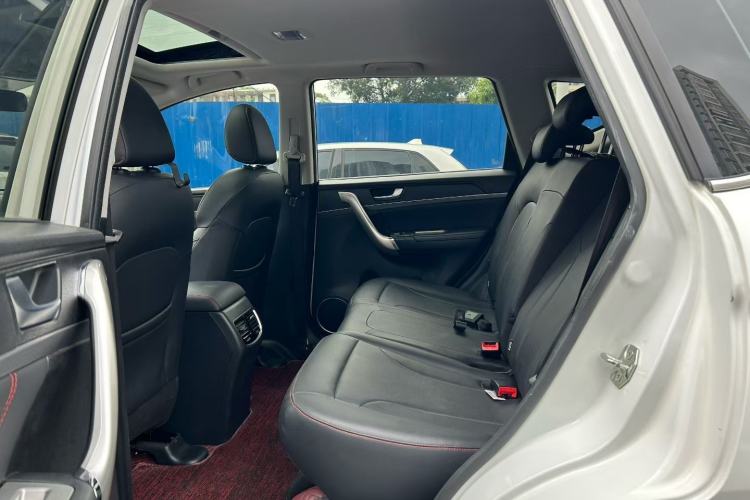 Used Haval M6 2019 1.5T DCT Two-Wheel Drive Elite Version China V Standard Interior 3
