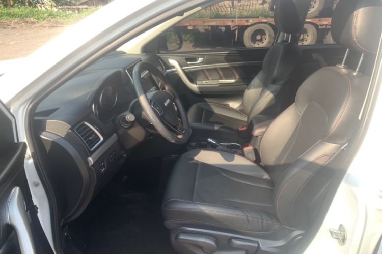 Used Haval M6 2019 1.5T DCT Two-Wheel Drive Elite Version China VI Standard Interior 3