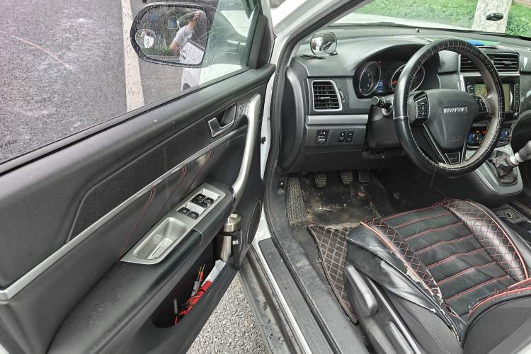 Used Haval M6 2019 1.5T Manual Two-Wheel Drive Urban Version China VI Standard Interior 3