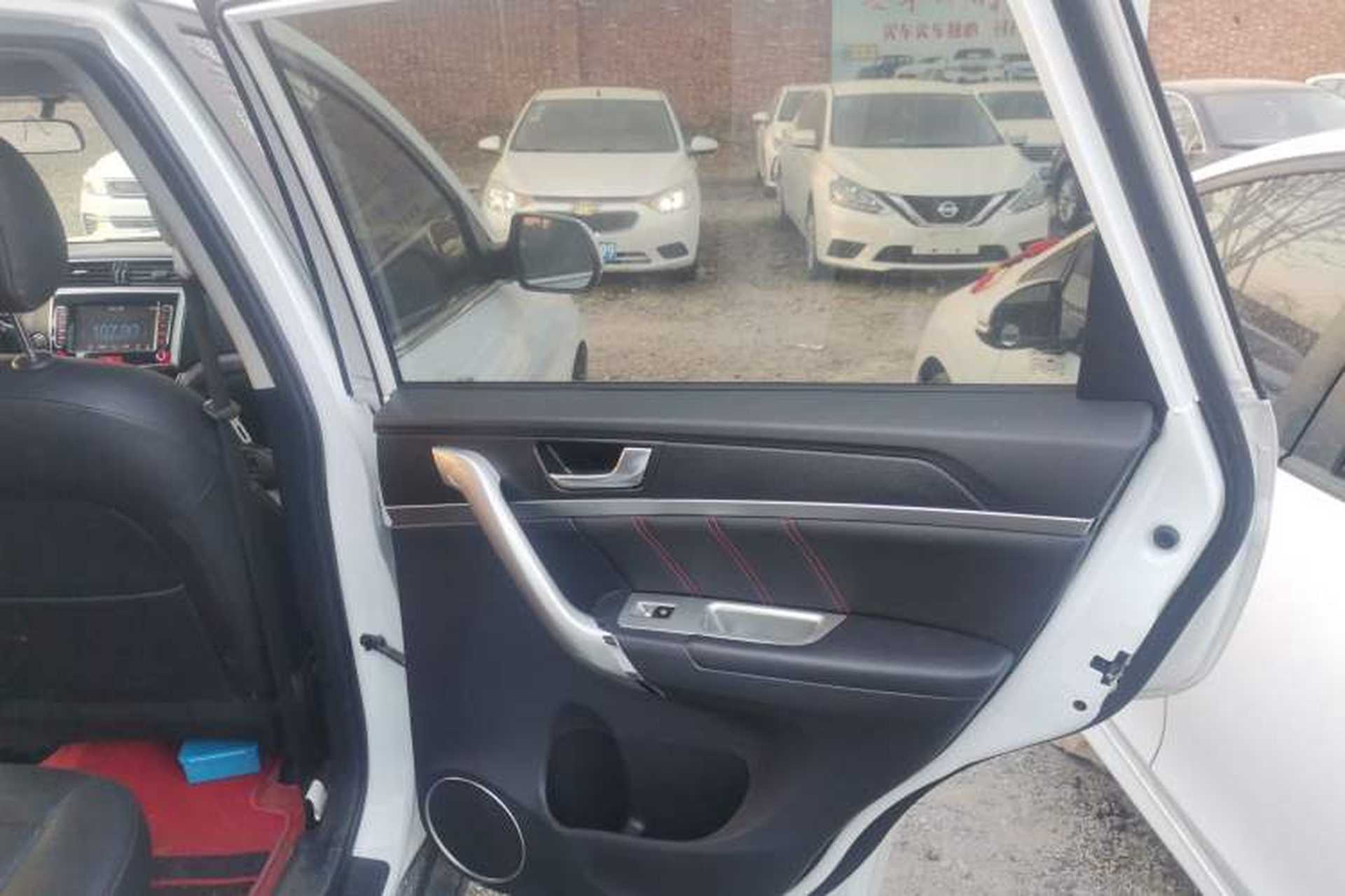 Used Haval M6 2019 1.5T DCT Two-Wheel Drive Elite Version China VI Standard Interior 3