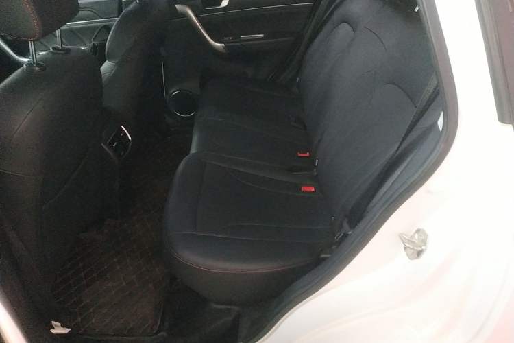 Used Haval M6 2019 1.5T DCT Two-Wheel Drive Value Edition China VI Standard Interior 4