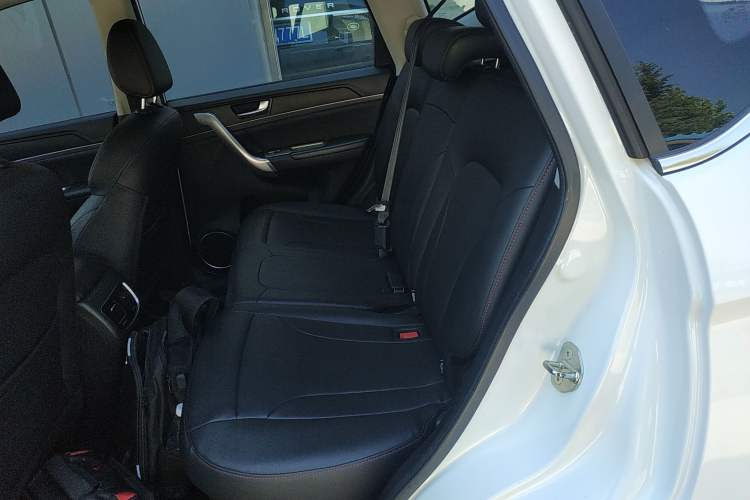 Used Haval M6 2019 1.5T DCT Two-Wheel Drive Value Edition China VI Standard Interior 4