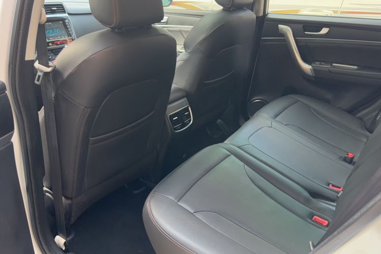 Used Haval M6 2019 1.5T DCT Two-Wheel Drive Elite Version China VI Standard Interior 4