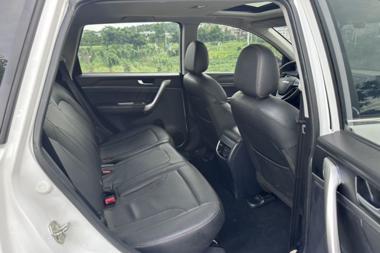 Used Haval M6 2019 1.5T DCT Two-Wheel Drive Value Edition China VI Standard Interior 4
