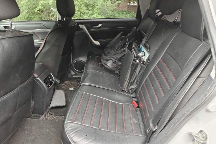 Used Haval M6 2019 1.5T Manual Two-Wheel Drive Urban Version China VI Standard Interior 4