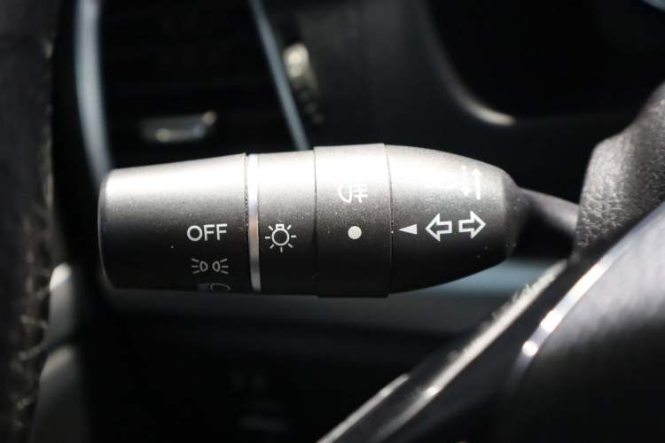 Used Haval M6 2019 1.5T DCT Two-Wheel Drive Value Edition China VI Standard Interior 5