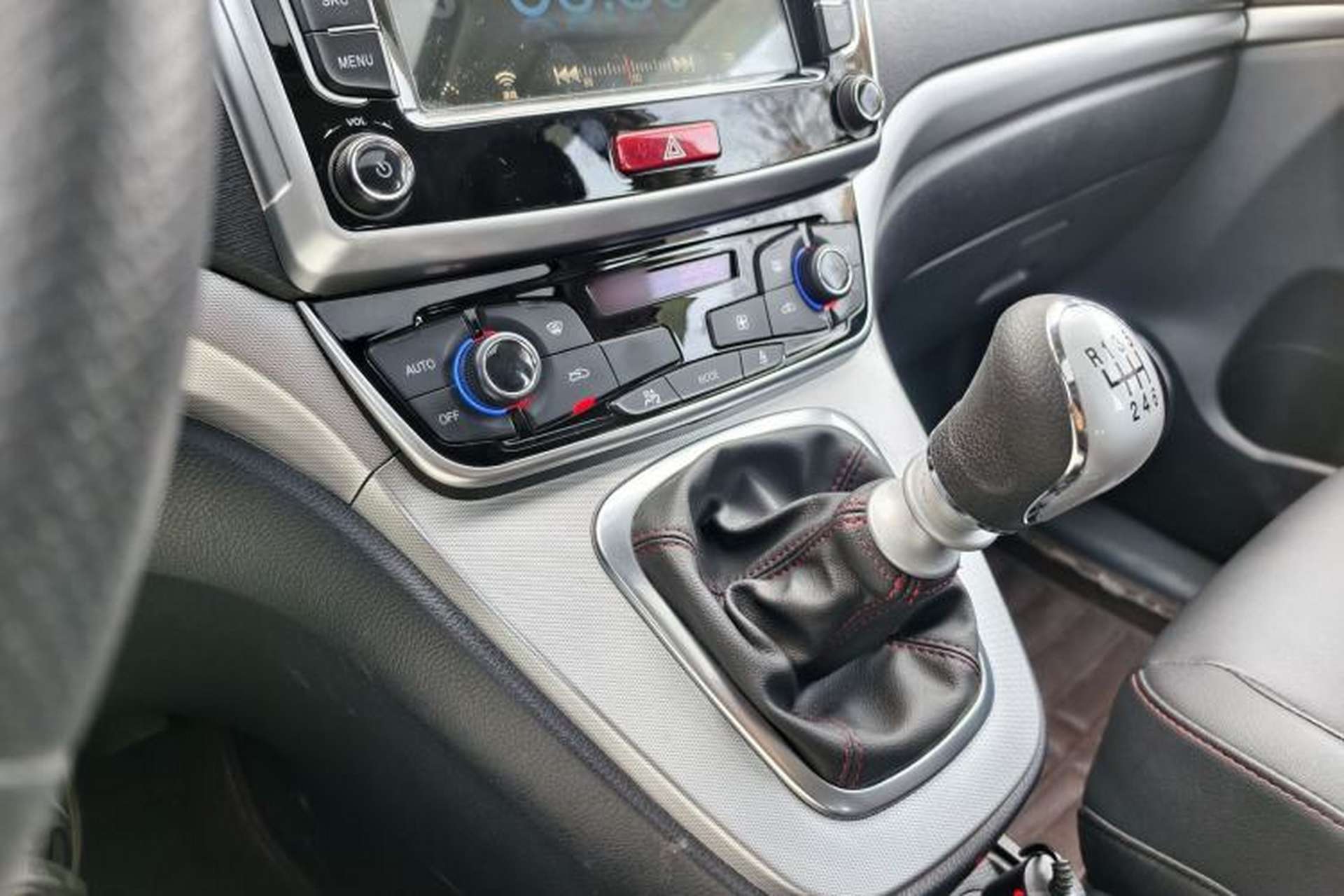 Used Haval M6 2019 1.5T Manual Two-Wheel Drive Elite Version China VI Standard Interior 5