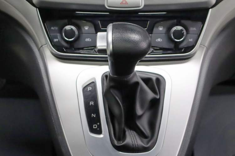 Used Haval M6 2019 1.5T DCT Two-Wheel Drive Value Edition China VI Standard Interior 6