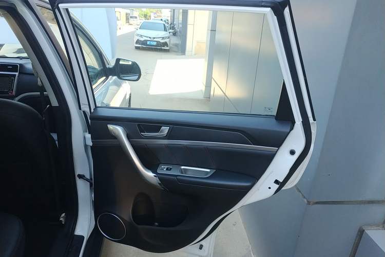 Used Haval M6 2019 1.5T DCT Two-Wheel Drive Value Edition China VI Standard Interior 6