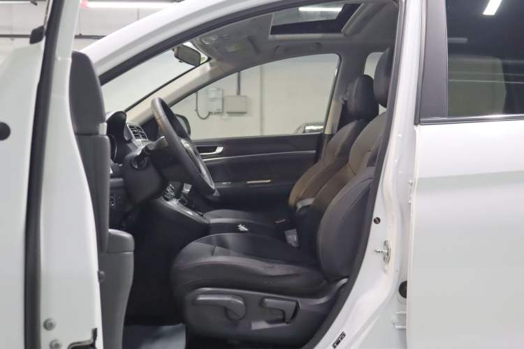 Used Haval M6 2019 1.5T DCT Two-Wheel Drive Value Edition China VI Standard Interior 7