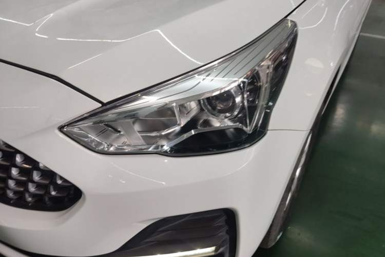 Used Haval M6 2019 1.5T Manual Two-Wheel Drive Urban Version China VI Standard Left Front Headlight