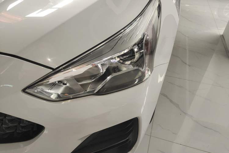 Used Haval M6 2019 1.5T DCT Two-Wheel Drive Value Edition China VI Standard Left Front Headlight