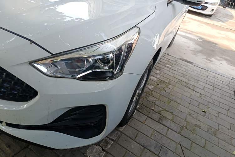 Used Haval M6 2019 1.5T DCT Two-Wheel Drive Value Edition China VI Standard Left Front Headlight
