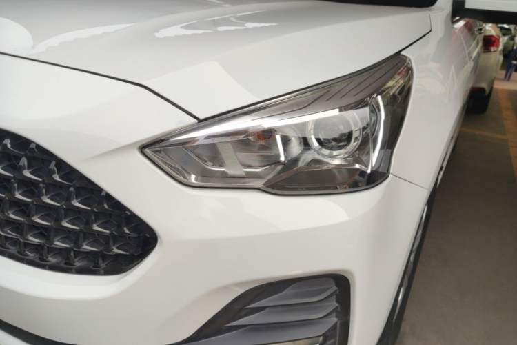 Used Haval M6 2019 1.5T DCT Two-Wheel Drive Elite Version China VI Standard Left Front Headlight