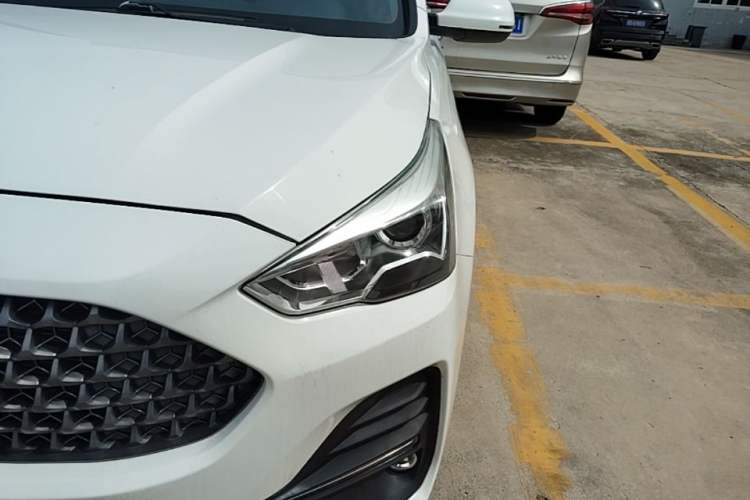 Used Haval M6 2019 1.5T Manual Two-Wheel Drive Elite Version China VI Standard Left Front Headlight