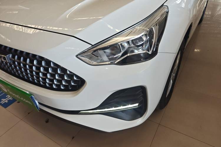 Used Haval M6 2019 1.5T DCT Two-Wheel Drive Value Edition China VI Standard Left Front Headlight