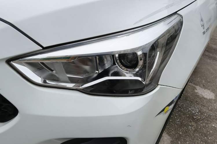 Used Haval M6 2019 1.5T DCT Two-Wheel Drive Elite Version China VI Standard Left Front Headlight