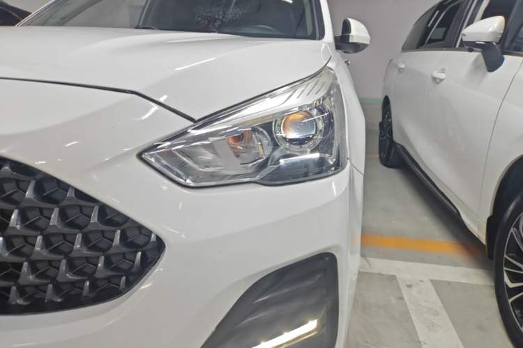 Used Haval M6 2019 1.5T DCT Two-Wheel Drive Value Edition China VI Standard Left Front Headlight