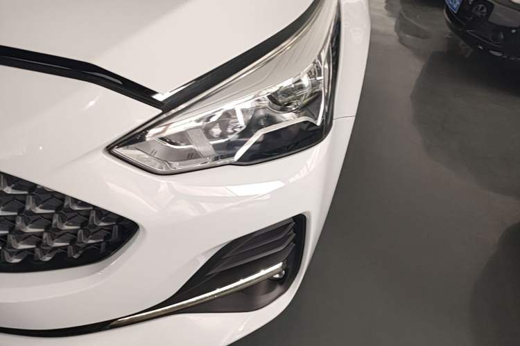 Used Haval M6 2019 1.5T Manual Two-Wheel Drive Elite Version China V Standard Left Front Headlight