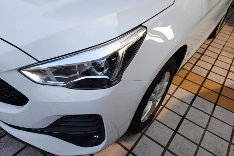 Used Haval M6 2019 1.5T DCT Two-Wheel Drive Elite Version China VI Standard Left Front Headlight