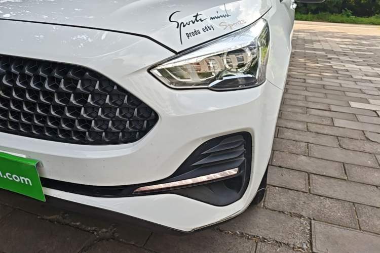 Used Haval M6 2019 1.5T DCT Two-Wheel Drive Value Edition China VI Standard Left Front Headlight