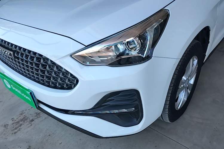 Used Haval M6 2019 1.5T DCT Two-Wheel Drive Value Edition China VI Standard Left Front Headlight