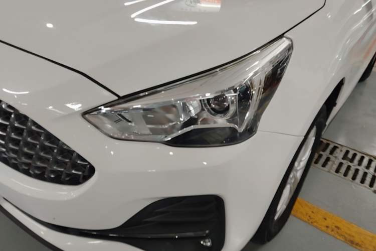 Used Haval M6 2019 1.5T DCT Two-Wheel Drive Elite Version China V Standard Left Front Headlight