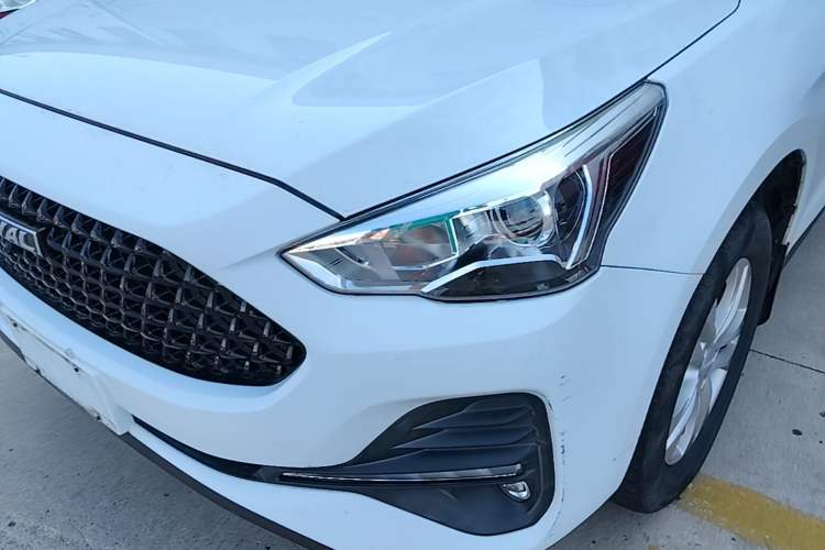 Used Haval M6 2019 1.5T DCT Two-Wheel Drive Elite Version China VI Standard Left Front Headlight