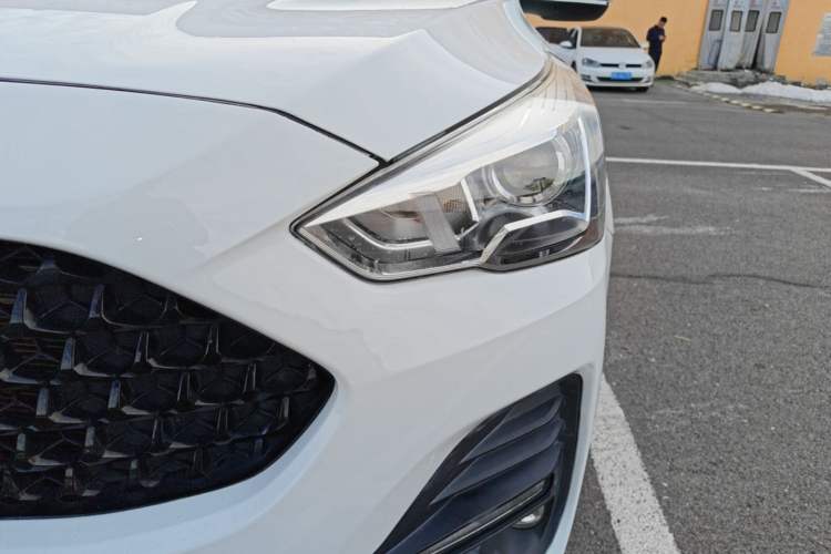 Used Haval M6 2019 1.5T Manual Two-Wheel Drive Elite Version China VI Standard Left Front Headlight