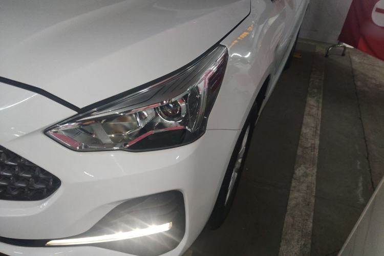 Used Haval M6 2019 1.5T Manual Two-Wheel Drive Urban Version China VI Standard Left Front Headlight