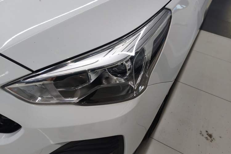 Used Haval M6 2019 1.5T DCT Two-Wheel Drive Elite Version China VI Standard Left Front Headlight
