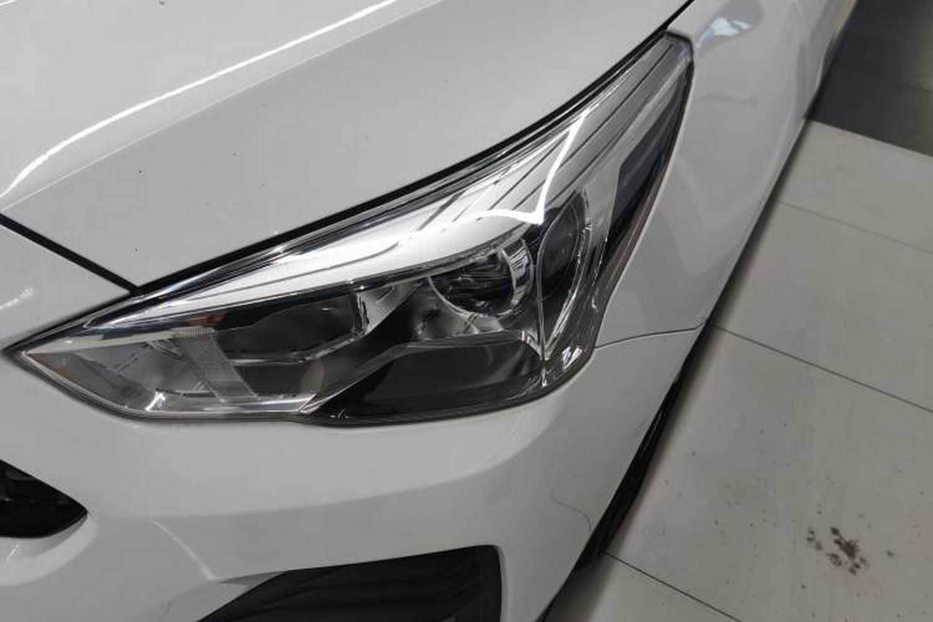 Used Haval M6 2019 1.5T DCT Two-Wheel Drive Elite Version China VI Standard Left Front Headlight