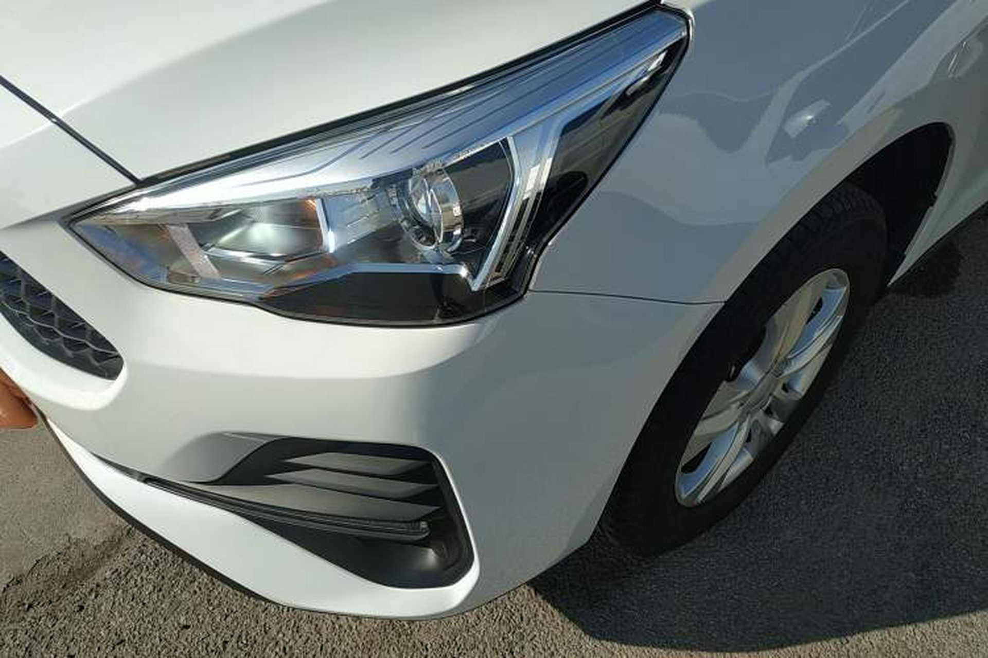 Used Haval M6 2019 1.5T DCT Two-Wheel Drive Value Edition China VI Standard Left Front Headlight