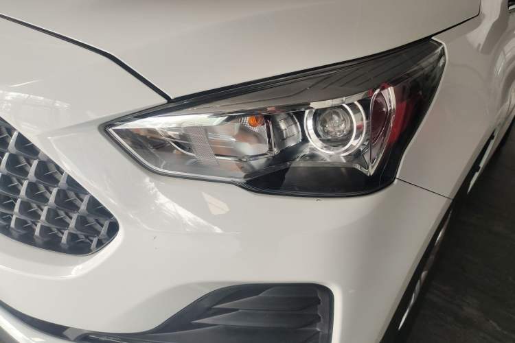 Used Haval M6 2019 1.5T DCT Two-Wheel Drive Value Edition China VI Standard Left Front Headlight