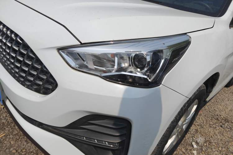 Used Haval M6 2019 1.5T DCT Two-Wheel Drive Value Edition China VI Standard Left Front Headlight