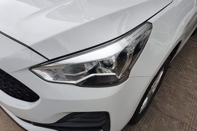 Used Haval M6 2019 1.5T Manual Two-Wheel Drive Elite Version China VI Standard Left Front Headlight