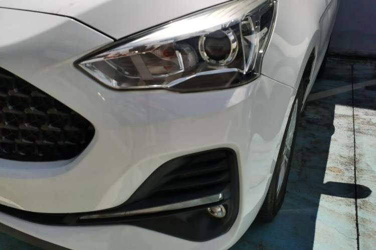 Used Haval M6 2019 1.5T DCT Two-Wheel Drive Elite Version China VI Standard Left Front Headlight