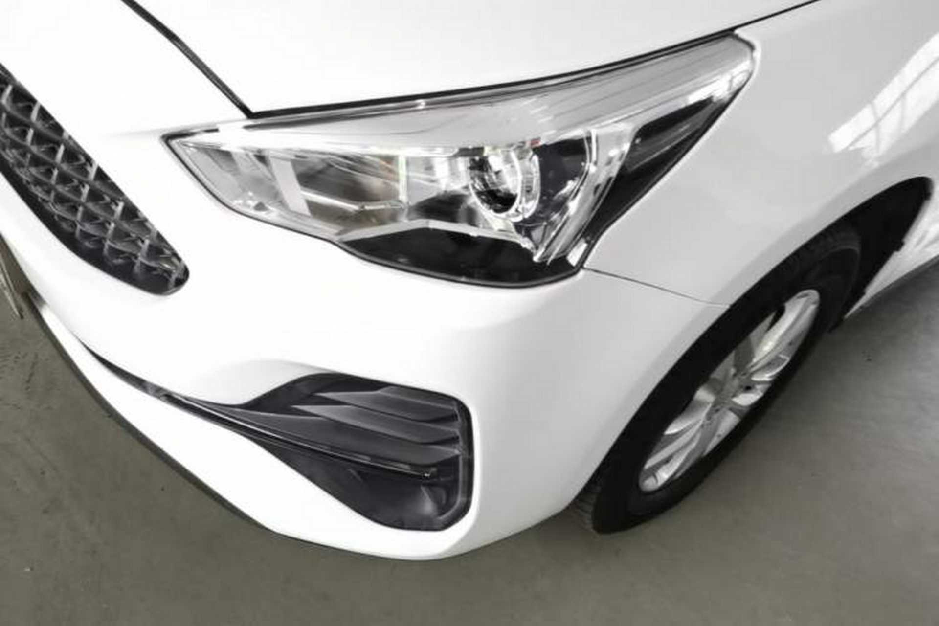 Used Haval M6 2019 1.5T DCT Two-Wheel Drive Value Edition China VI Standard Left Front Headlight