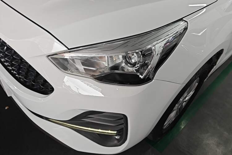 Used Haval M6 2019 1.5T DCT Two-Wheel Drive Elite Version China VI Standard Left Front Headlight