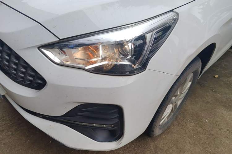 Used Haval M6 2019 1.5T DCT Two-Wheel Drive Value Edition China VI Standard Left Front Headlight