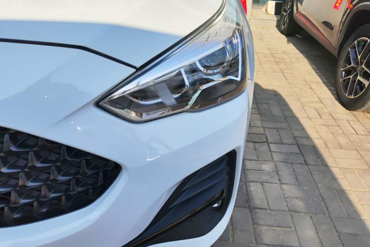 Used Haval M6 2019 1.5T DCT Two-Wheel Drive Elite Version China VI Standard Left Front Headlight