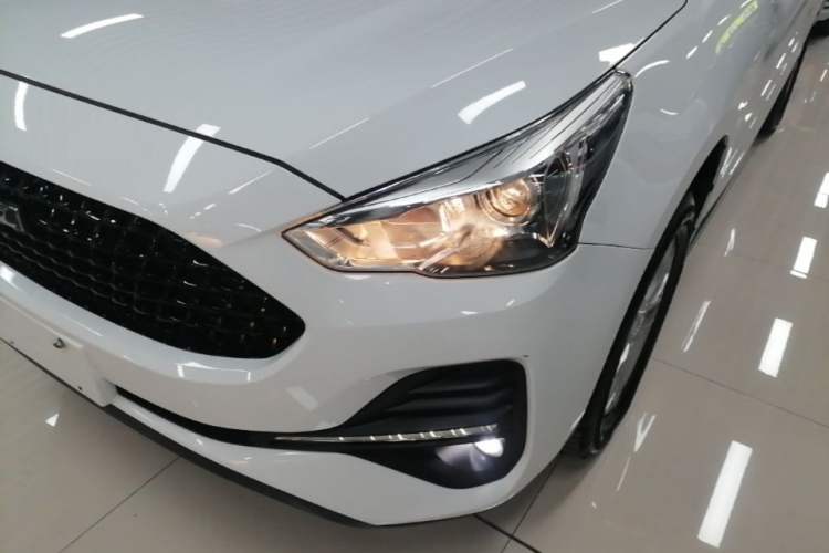 Used Haval M6 2019 1.5T Manual Two-Wheel Drive Elite Version China VI Standard Left Front Headlight