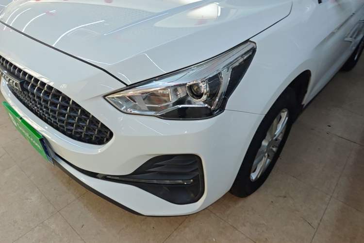 Used Haval M6 2019 1.5T DCT Two-Wheel Drive Value Edition China VI Standard Left Front Headlight