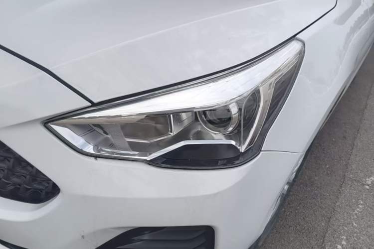 Used Haval M6 2019 1.5T DCT Two-Wheel Drive Value Edition China VI Standard Left Front Headlight